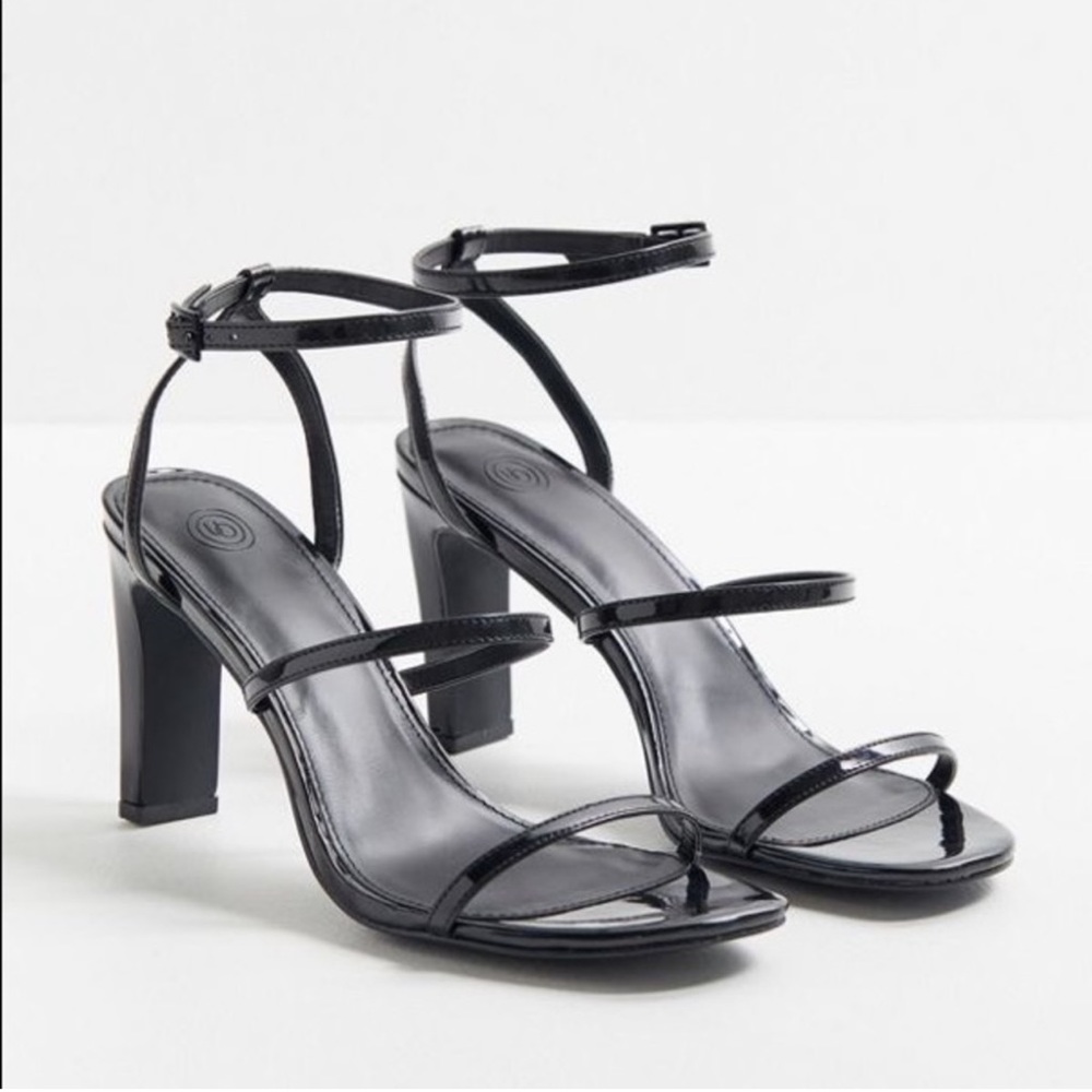 Urban Outfitters Thin Strappy 90s Sandal